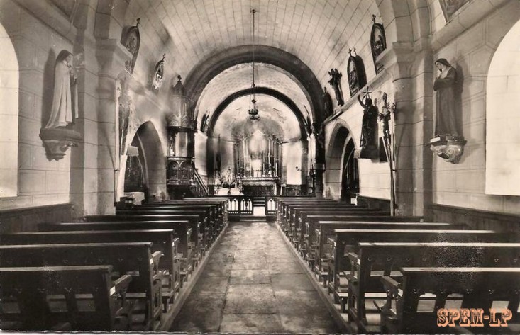 Interieur de l'Eglise de Paulhac années 60